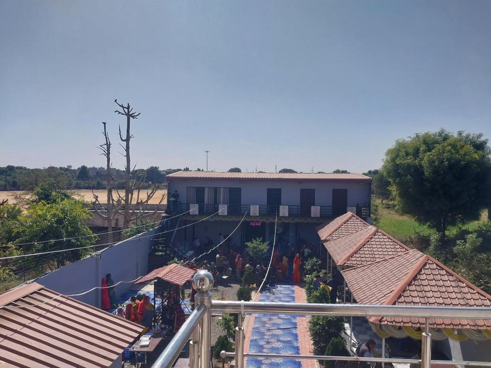 Agm Hotel And Restaurant Chaumu Экстерьер фото